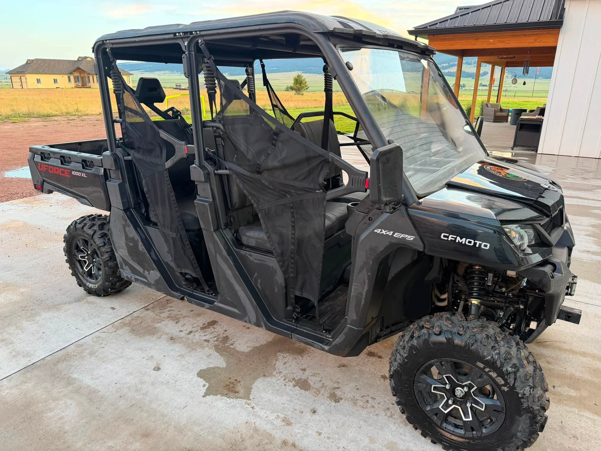 6-Seat UTV - Windshield & Roof - 1000cc